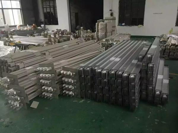 密集型母线槽始端